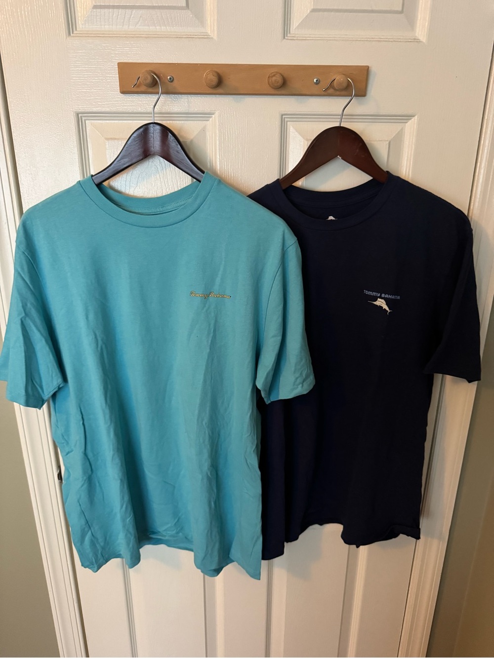 Group of 4 Tommy Bahama Short-Sleeve Crew Tees Teal, Navy, Light Green and Red.